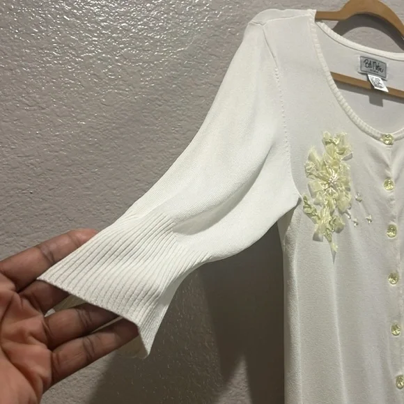 Vintage BOB MACKIE STUDIO Womens Size M Off White Embroidered Cardigan Sweater - Picture 4 of 8